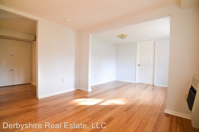 Foto del edificio - 3212 Leslie St