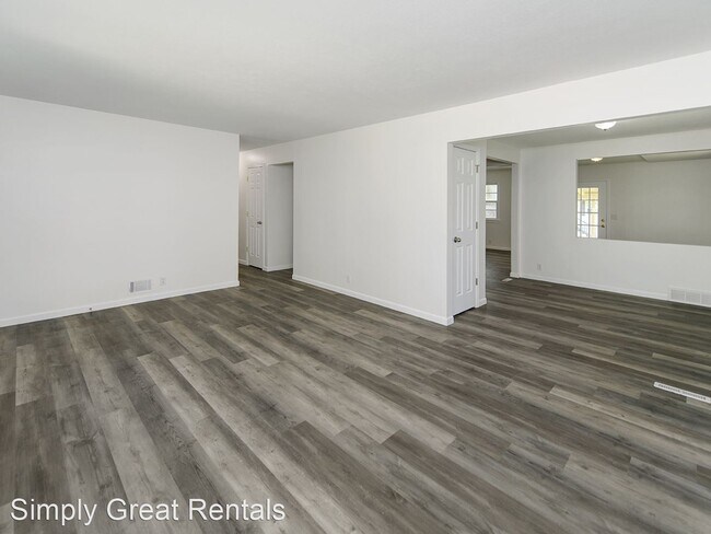 Building Photo - 4 br, 3 bath House - 3209 Cornhusker Dr