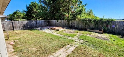 Building Photo - 702 Rd 5138