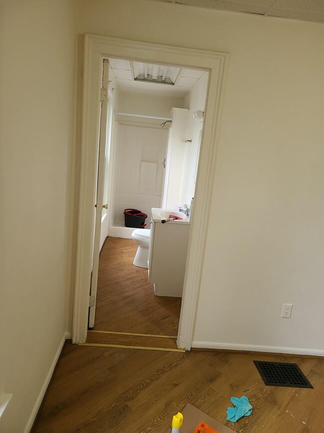first floor bath - 9 Chestnut Pl
