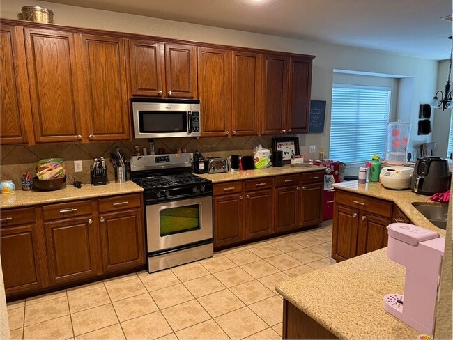 Kitchen - 10225 Ashburn Dr