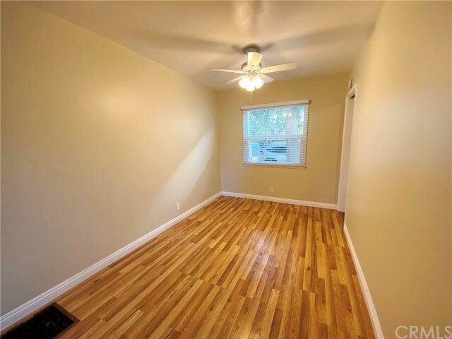 Foto del edificio - 2528 W Grand Ave