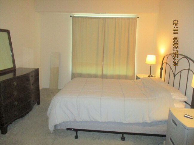 Foto del edificio - 9530 Cook Ave