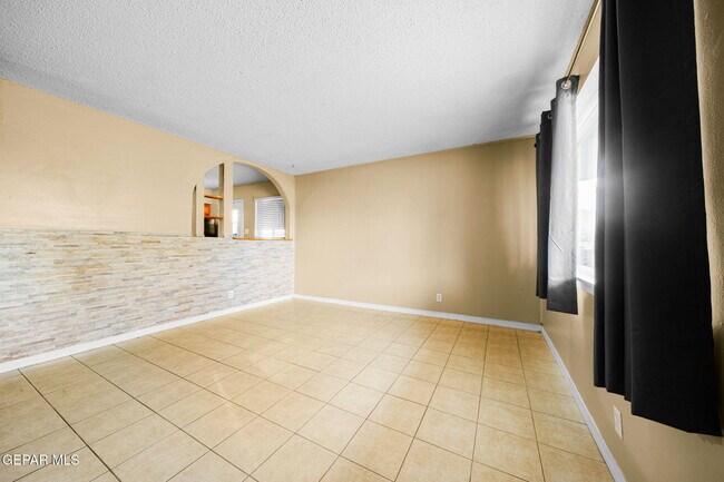 Foto del edificio - 5656 Kensington Cir