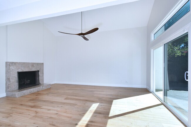Building Photo - 31752 Bedfordhurst Ct