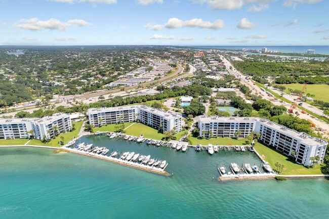 Foto del edificio - 1542 Jupiter Cove Dr