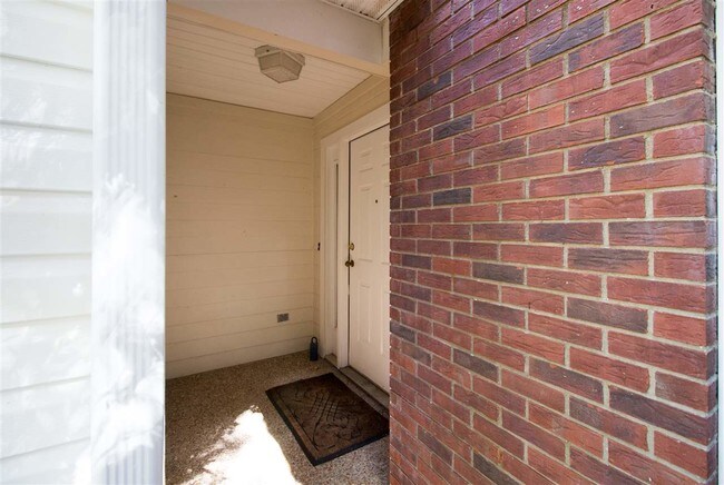 Building Photo - 2998 Nutmeg Ct