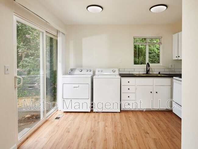 Foto del edificio - 4537 NE 82nd Ave