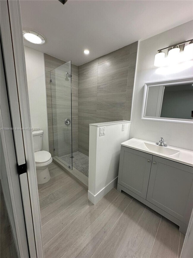 Foto del edificio - 15471 Turnbull Dr