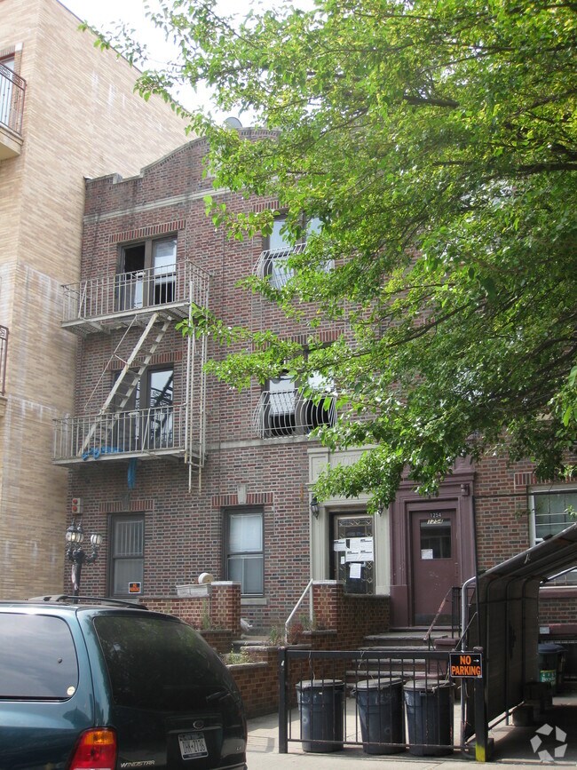 Building Photo - 1256 44th St