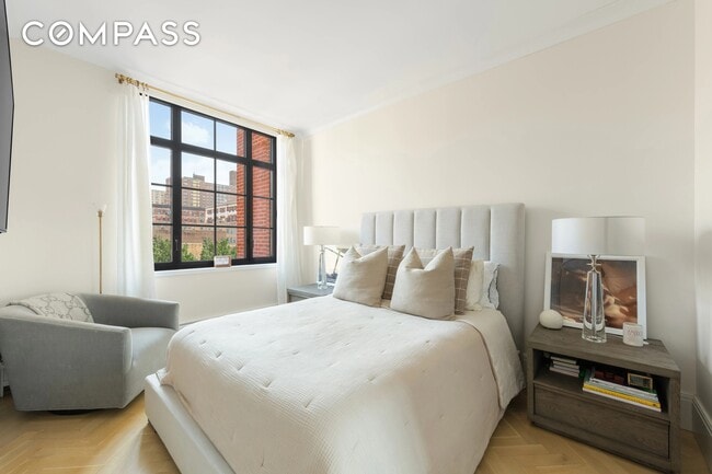 Building Photo - 50 Clinton St