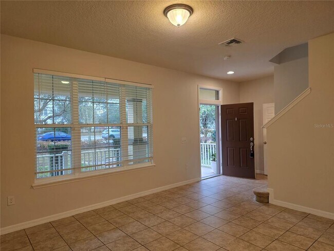 Foto del edificio - 10710 Reams Rd