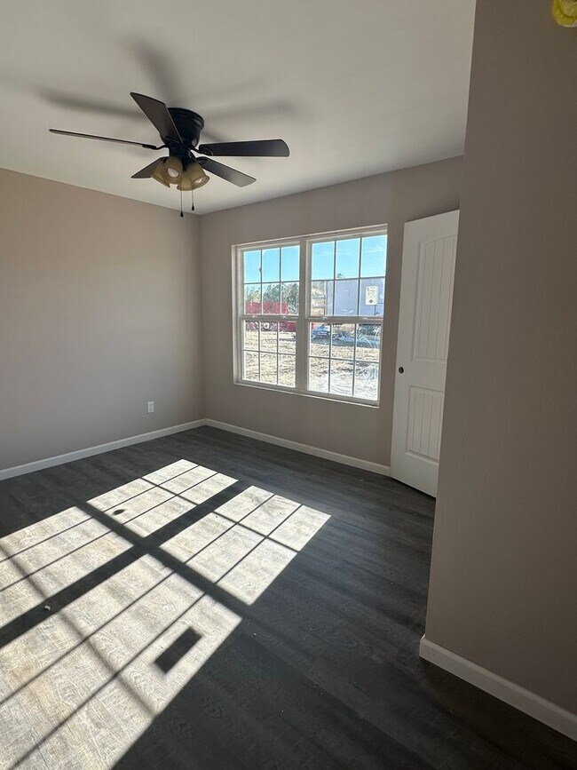 Foto del edificio - 3 Bed 2 Bath Brick Home - New Construction - Coming Soon