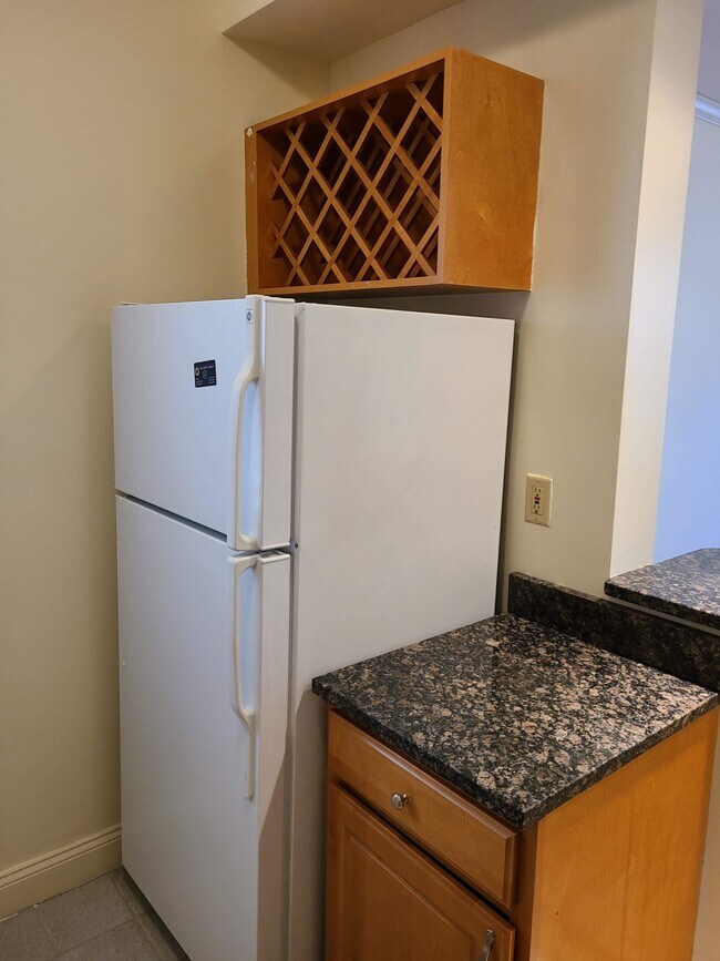 Building Photo - 19 Peterborough St