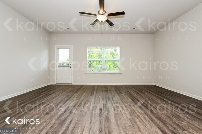 Building Photo - 7000 Pinehurst Way N