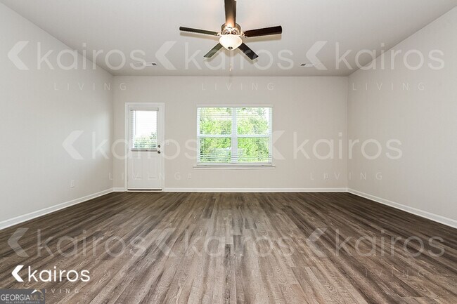 Foto del edificio - 7000 Pinehurst Way N