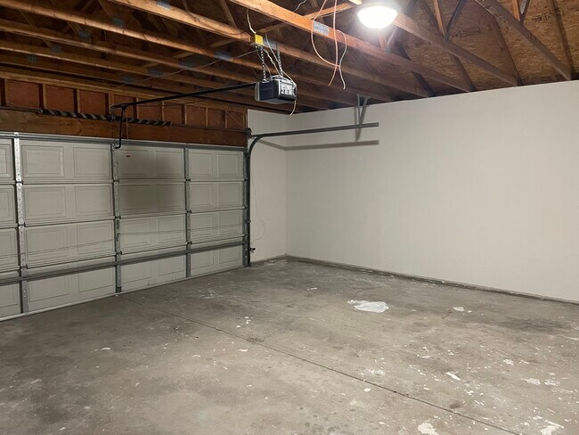 Foto del edificio - 6405 Twin Deer Run