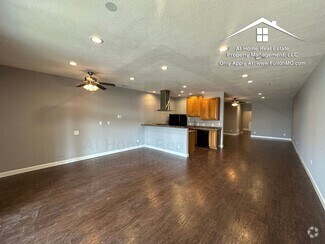 Building Photo - 2606 N Bluff St