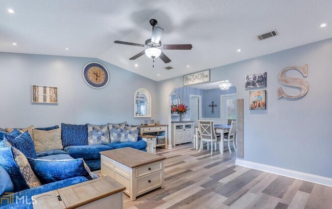Foto del edificio - 106 Creekwood Ln