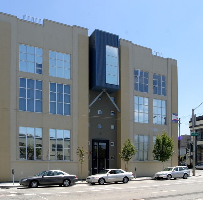 Building Photo - 599 3rd St