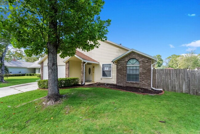 Building Photo - 1266 Bee St N