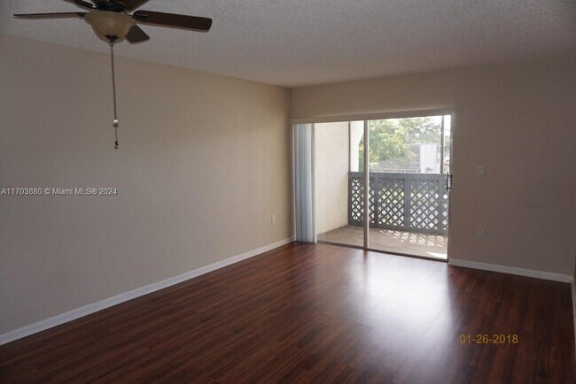 Foto del edificio - 721 N Pine Island Rd