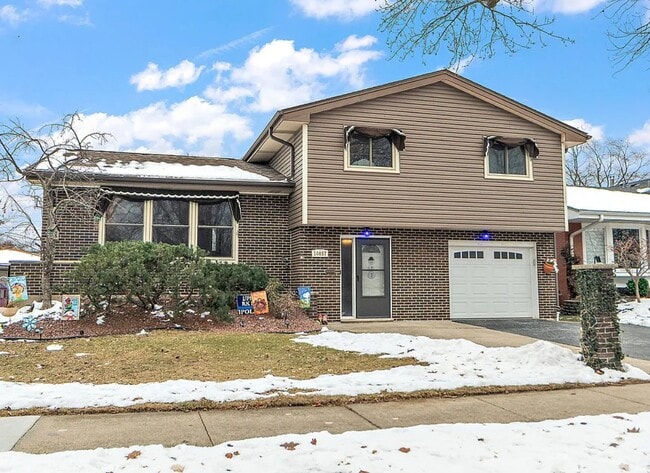 Building Photo - 10657 Laramie Ave