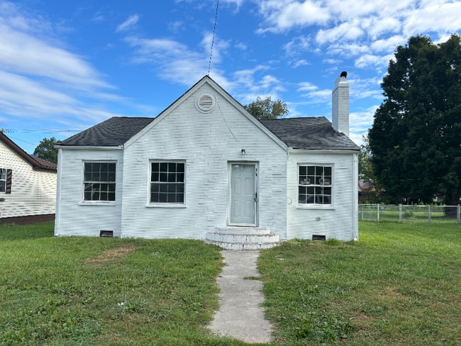 Building Photo - 814 W Chester Ave