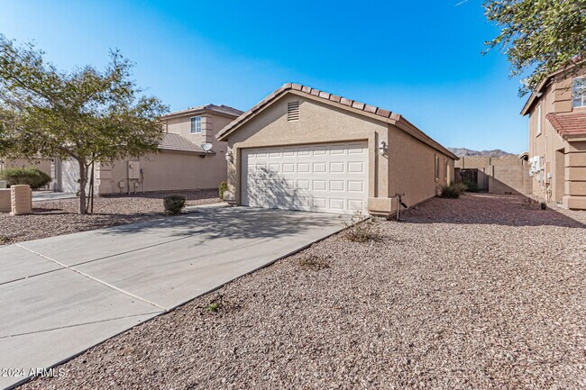Foto del edificio - 22316 W Woodlands Ave