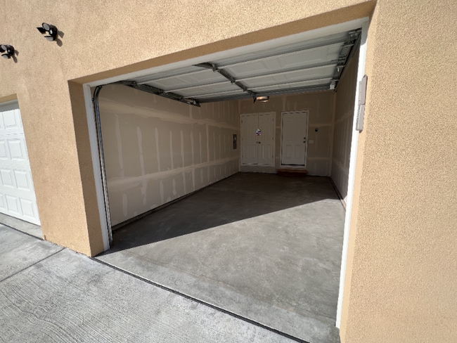 Building Photo - 816-818 S Knox Dr