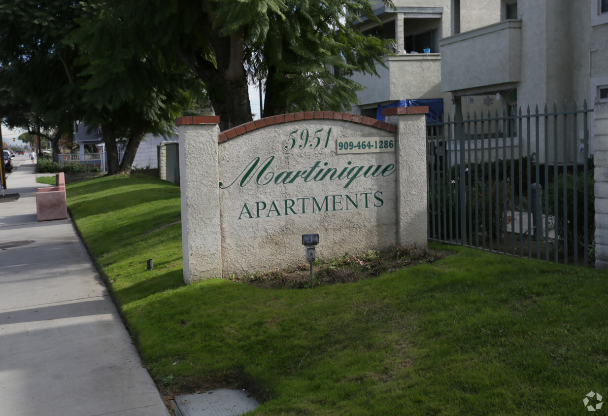 Building Photo - Martinique Apartments