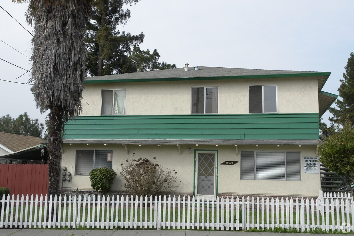 Building Photo - 26579 Chisholm Ct