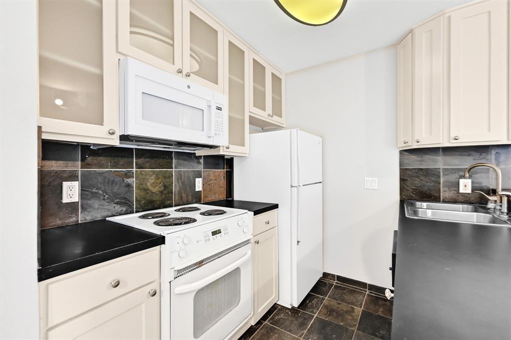 Primary Photo - 3602 Garrott St