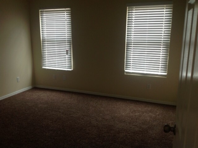 Foto del edificio - 8023 Vinemont Pl NW