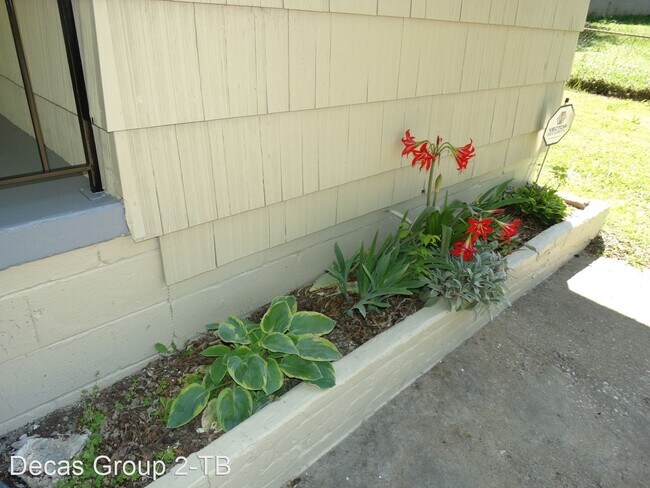 Foto del edificio - 3 br, 1.5 bath House - 9607 Red Lane Dr.
