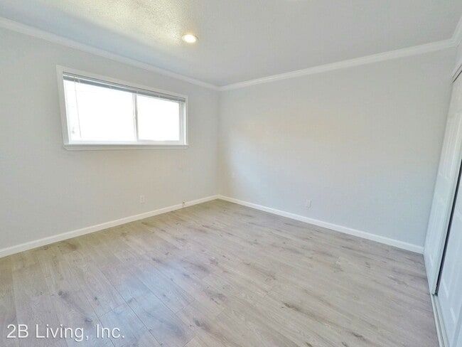 Building Photo - 1523 8th Ave