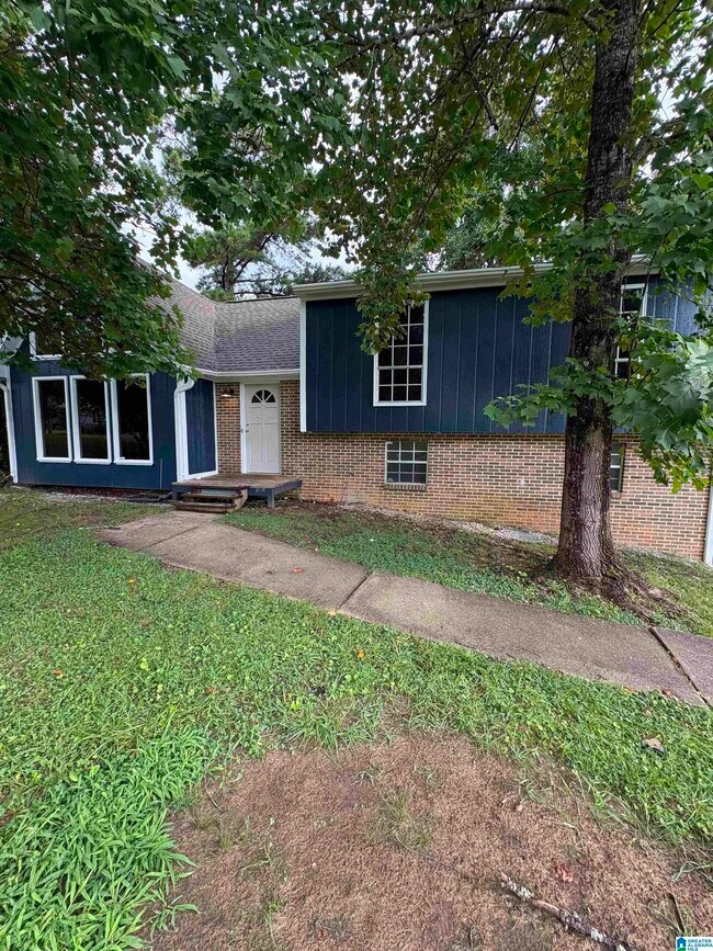 Foto del edificio - 324 Willow Glen Ct