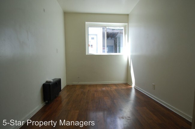 Building Photo - 304 E Lincoln Ave