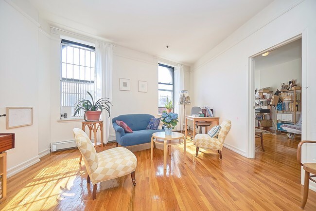 Building Photo - 270 W 119th St