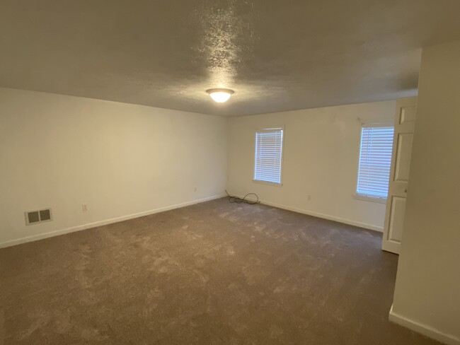 bedroom - 6204 Old William Penn Hwy
