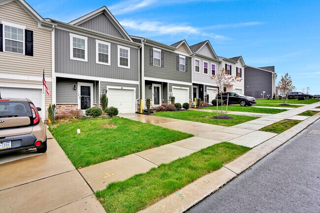 Foto del edificio - 130 Maple Run Dr