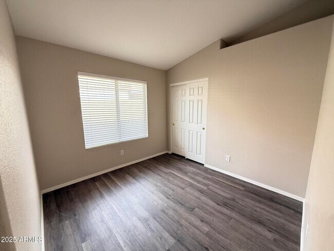 Foto del edificio - 3518 W Charlotte Dr