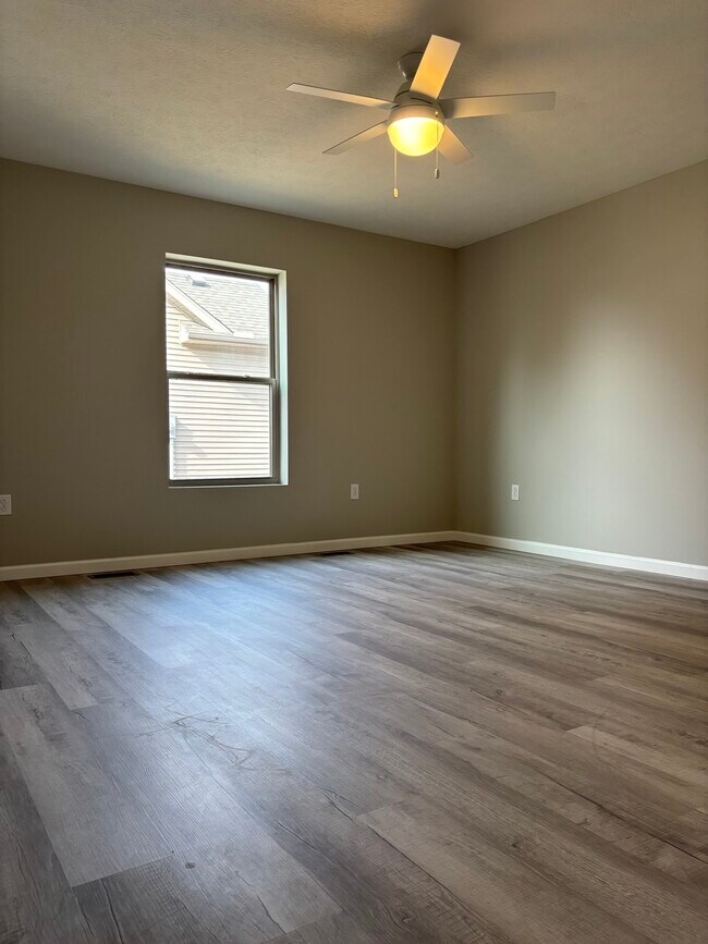 Foto del edificio - 3133 N Pointe Ave