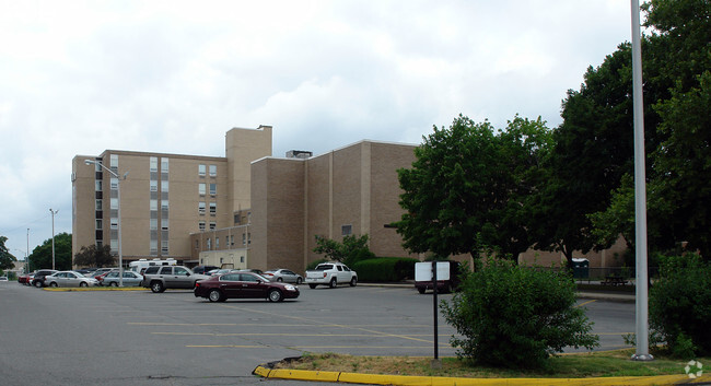 Building Photo - Chestnut Crossing