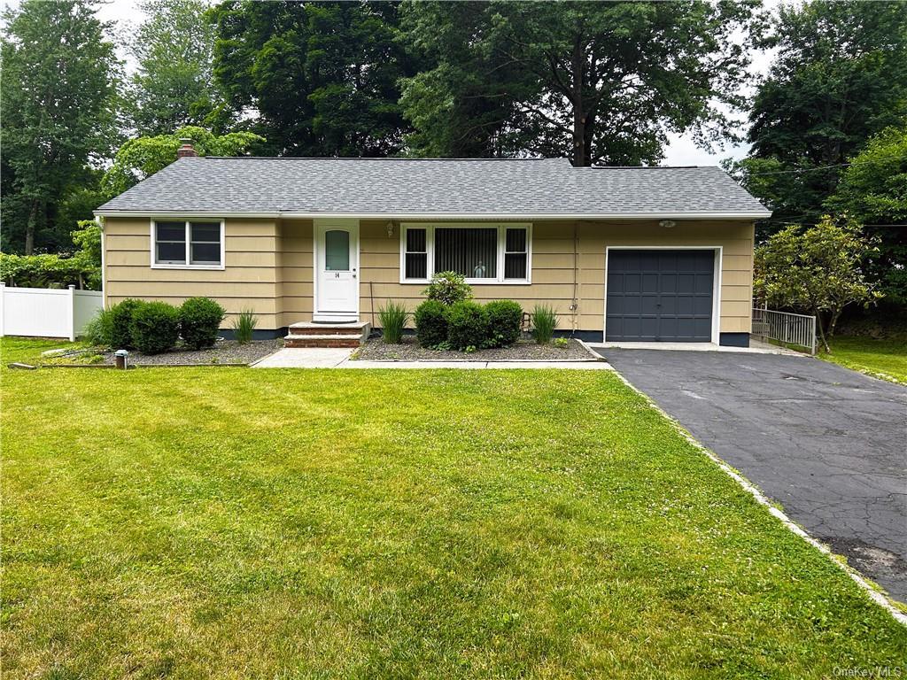 14 Strawberry Hill Ln, West Nyack, NY 10994 House Rental in West