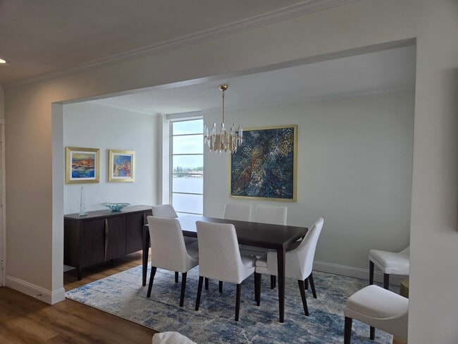 Dining room - 2800 N Flagler Dr