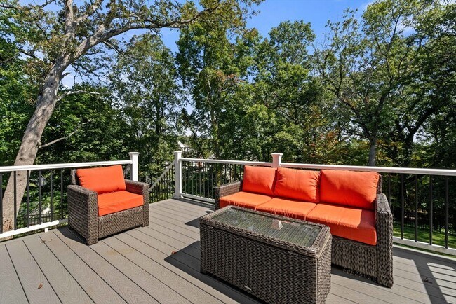 Foto del edificio - 41 Peach Orchard Rd