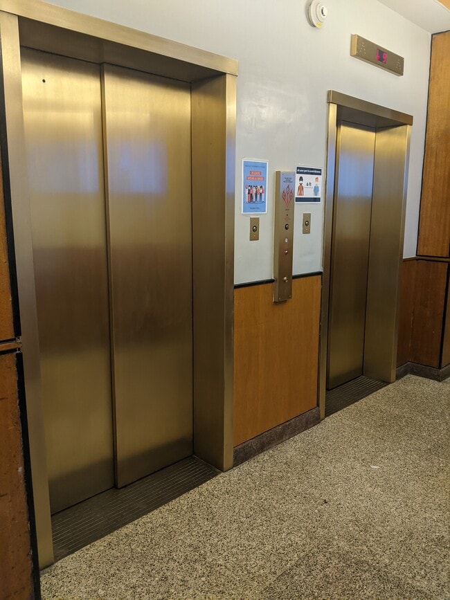 Elevado - Cornell Arms Apartments