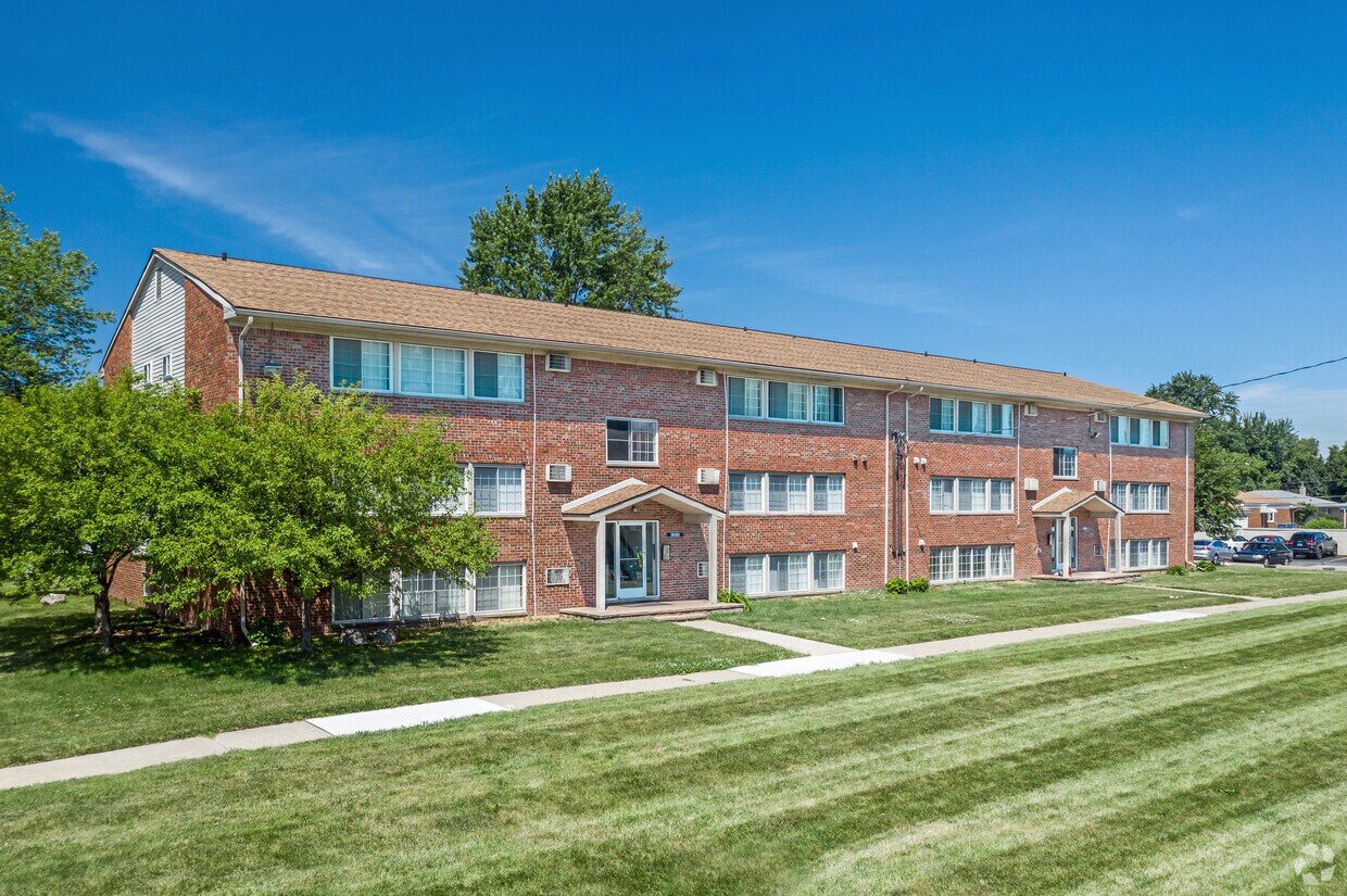 The Meadows on Ten Apartments Warren, MI