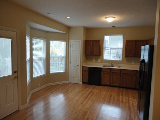 Foto del edificio - 5408 Botany Bay Dr